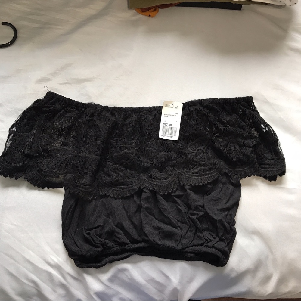 Brand New Off the shoulder top